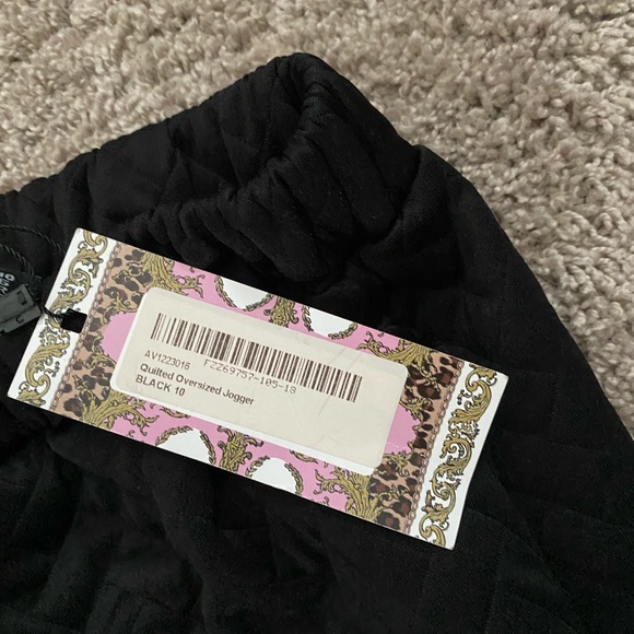 Boohoo Quilted Oversized Joggers - Picture 6 of 7